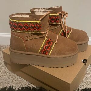 UGG CLASSIC MINI II BRAID PLATFORM WOMEN SUEDE CHESTNUT